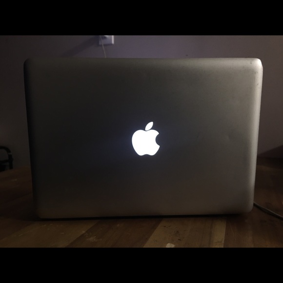 MACBOOK PRO - Picture 5 of 8